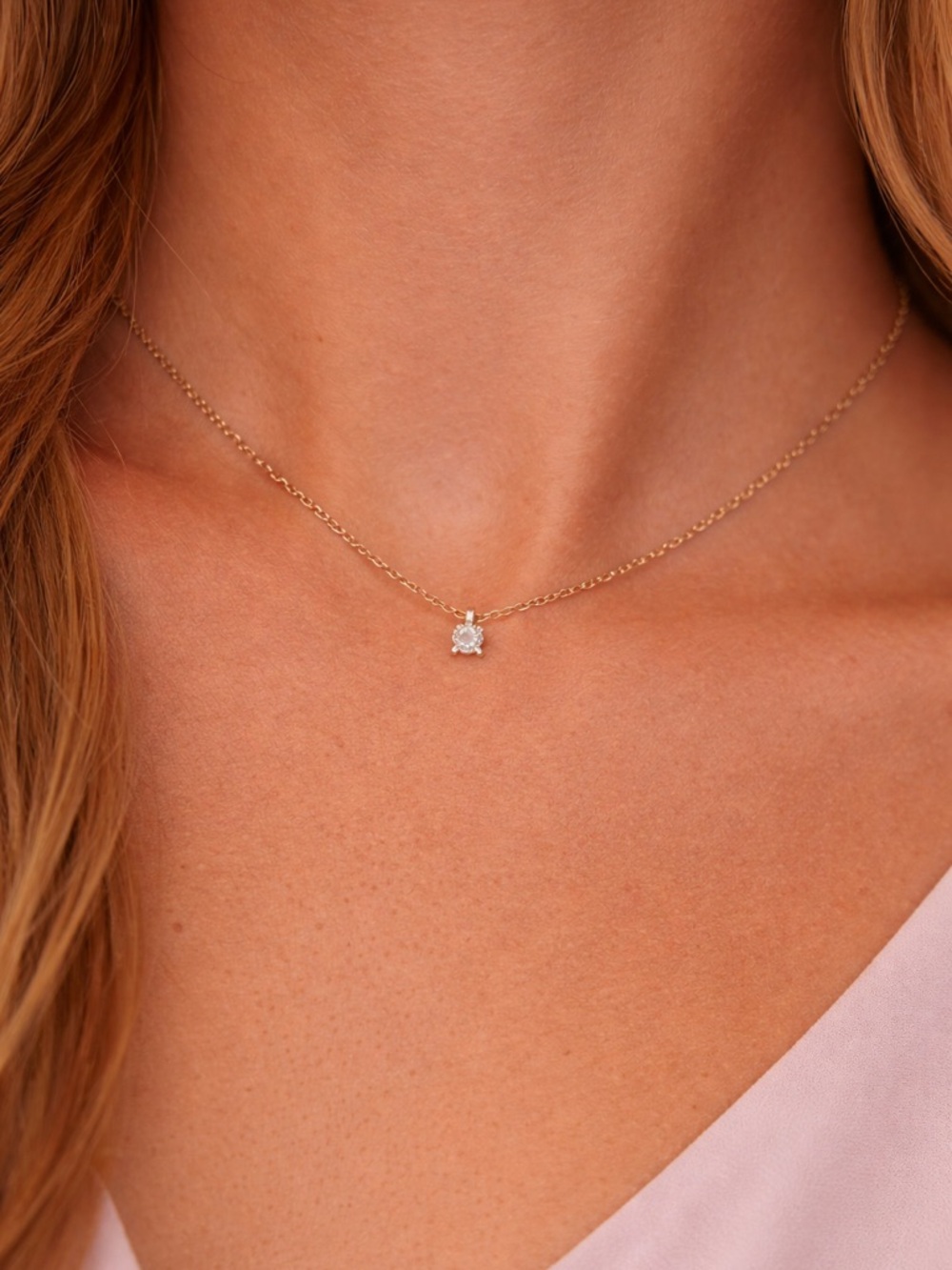 Dainty gold necklace with gem 💎